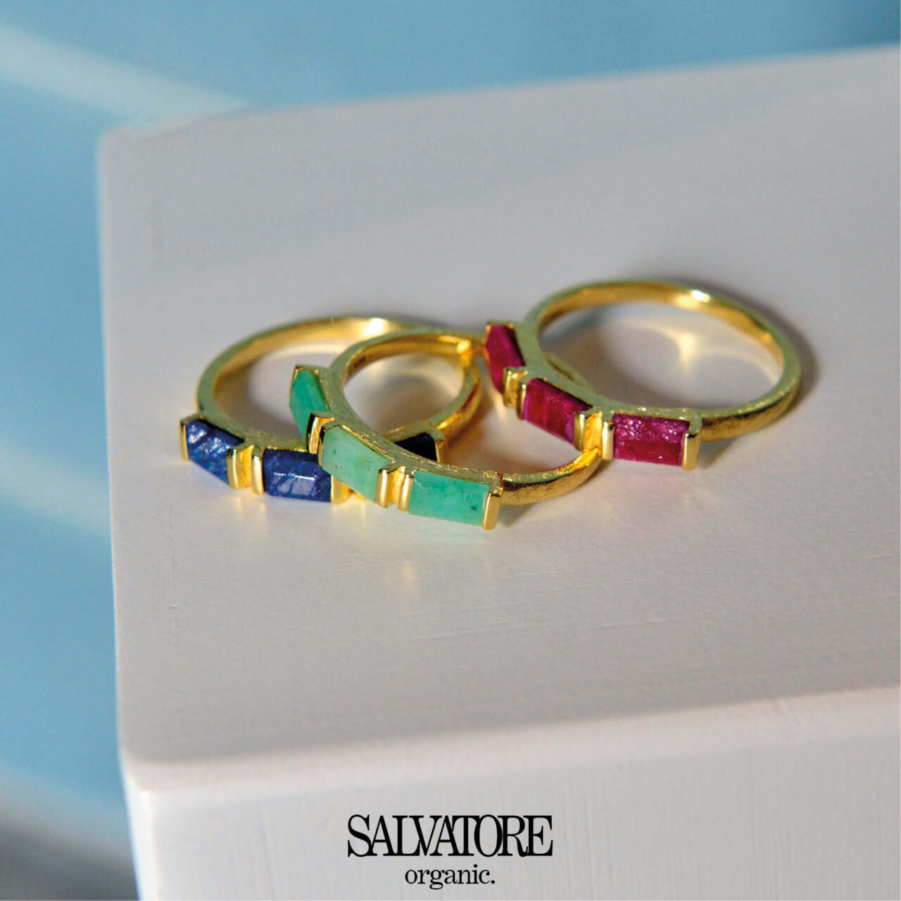 SORTIJA PLATA CHAPADO DORADO TRES RUBI CORINDON SALVATORE - Imagen 3