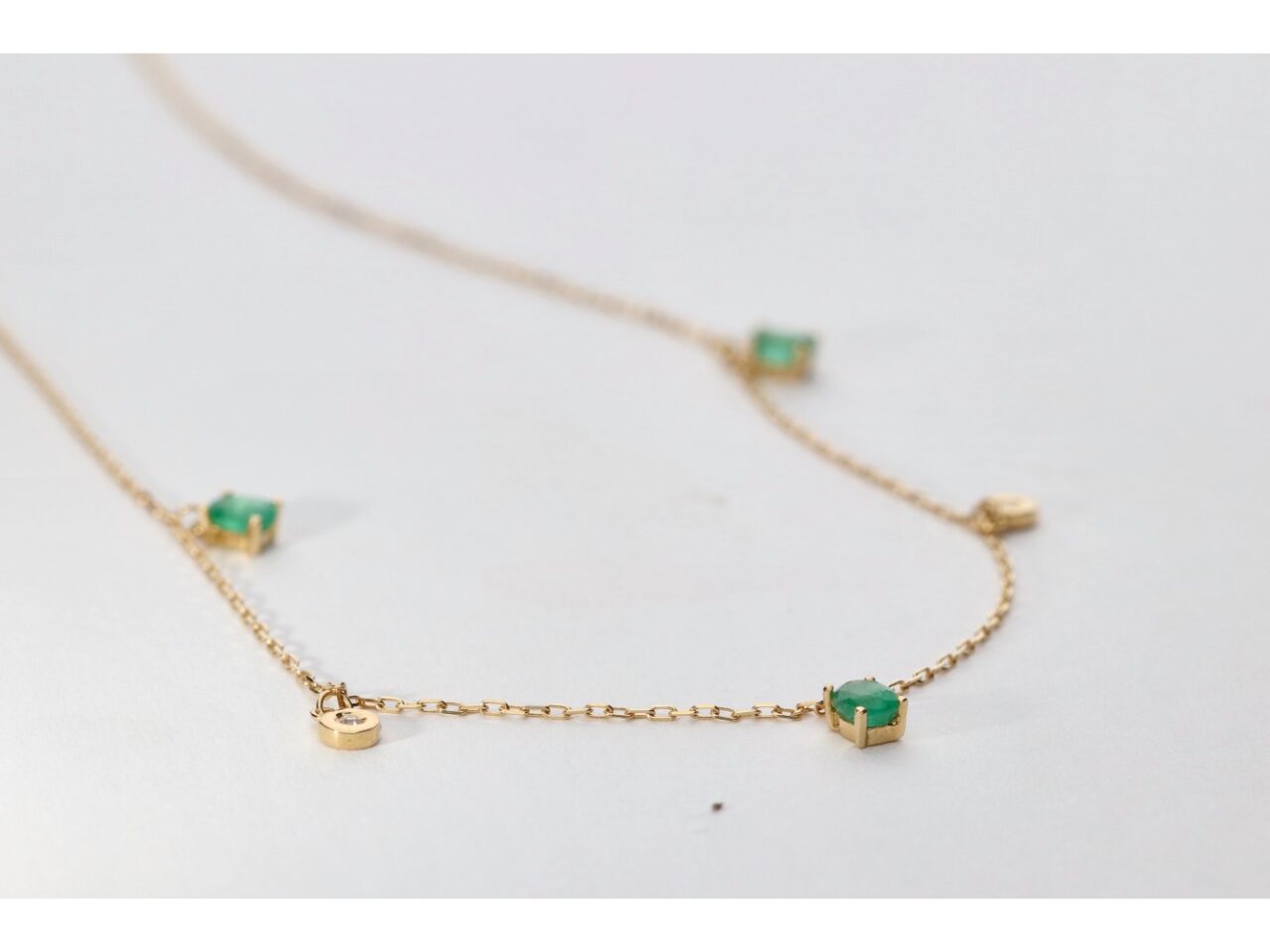GARGANTILLA ORO 18K ESMERALDA Y BRILL. 0.02 CT. - Imagen 4