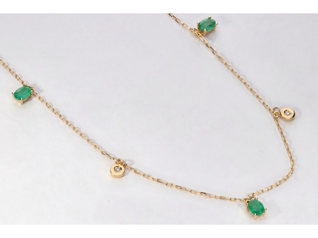 GARGANTILLA ORO 18K ESMERALDA Y BRILL. 0.02 CT. - Imagen 3