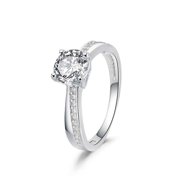 Anillo de plata rodiado solitario brazo con circonitas